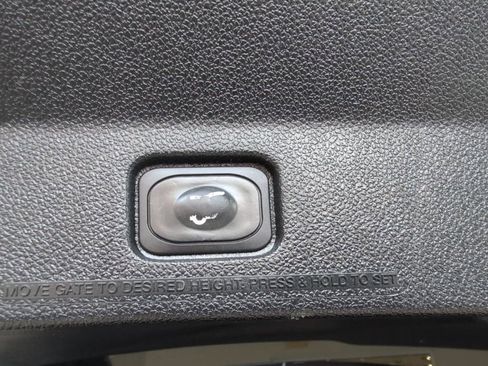 Used 2018 Ford Explorer Platinum image 35