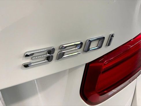 Used 2017 BMW 320i Sedan image 8