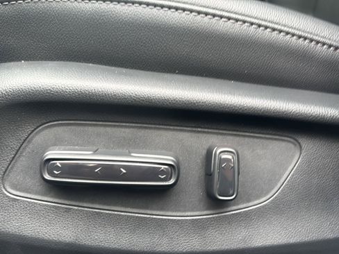 Certified 2026 Honda HR-V EX-L image 3