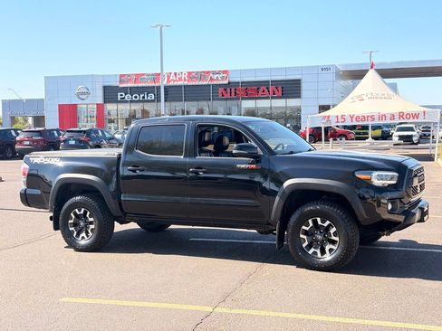 Used 2020 Toyota Tacoma TRD Off-Road w/ TRD Premium Off Road Package AWD/4WD image 6