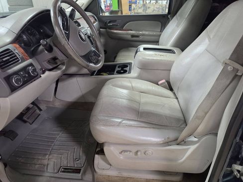 Used 2007 Chevrolet Avalanche LTZ w/ LTZ Preferred Equipment Group AWD/4WD image 18