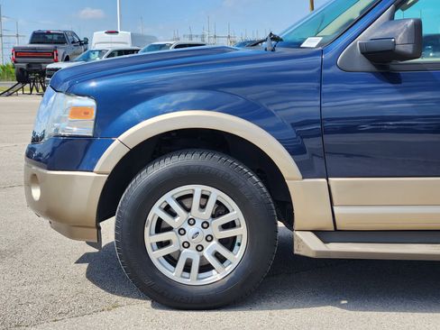 Used 2013 Ford Expedition EL XLT RWD image 9