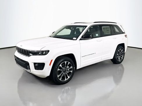 New 2025 Jeep Grand Cherokee Overland w/ Luxury Tech Group IV image 3