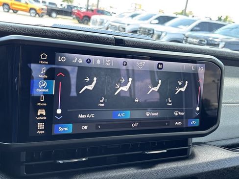 Used 2024 Jeep Gladiator Sport AWD/4WD image 29