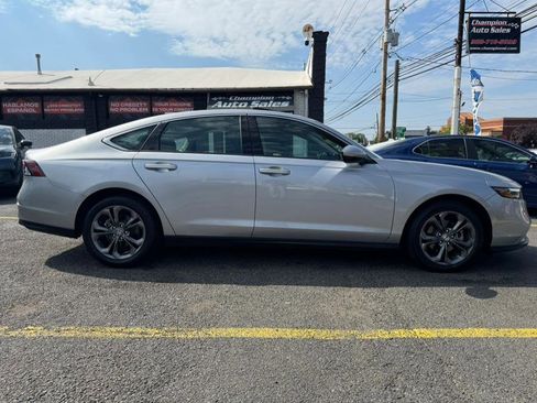 Used 2023 Honda Accord EX image 9