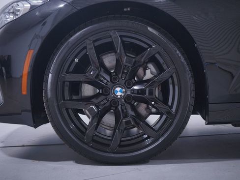 Used 2025 BMW 330i Sedan w/ M Sport Package image 2