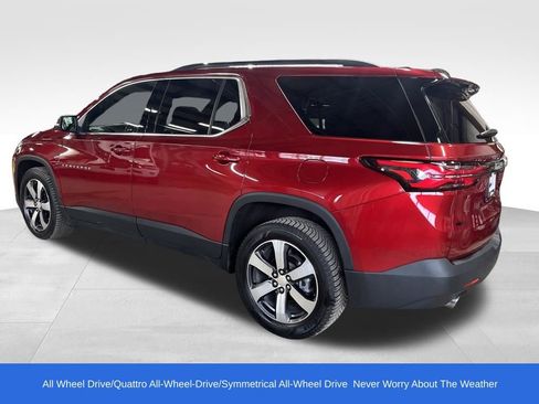 Used 2022 Chevrolet Traverse LT w/ LT Premium Package image 3