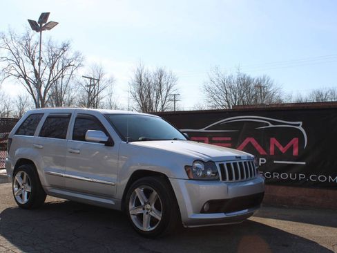 Used 2006 Jeep Grand Cherokee SRT8 w/ SRT Option Group I AWD/4WD image 5