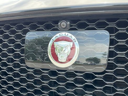 Used 2018 Jaguar F-PACE R-Sport AWD/4WD image 11
