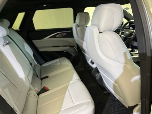 Certified 2024 Cadillac Lyriq Luxury AWD/4WD image 15