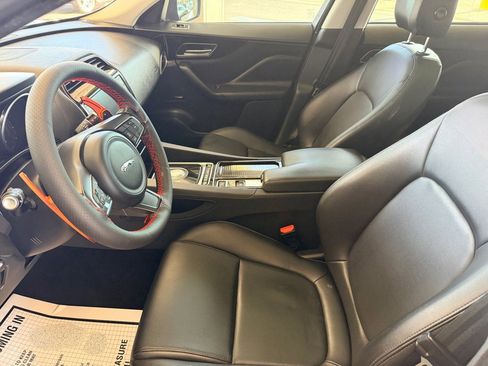 Used 2018 Jaguar F-PACE Premium image 7