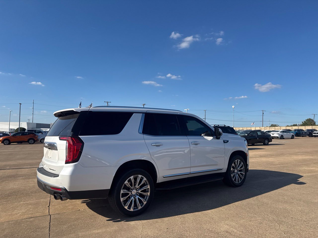 Used 2021 GMC Yukon Denali w/ LPO, Illumination Package AWD/4WD image 29