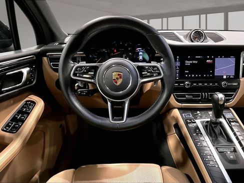 Used 2021 Porsche Macan AWD/4WD image 8