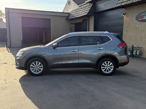 Used 2017 Nissan Rogue SV AWD/4WD image 15
