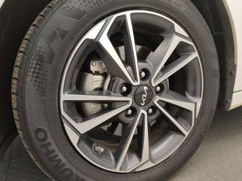 Used 2024 Kia Forte LXS image 31