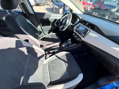Used 2021 Nissan Versa SV image 10