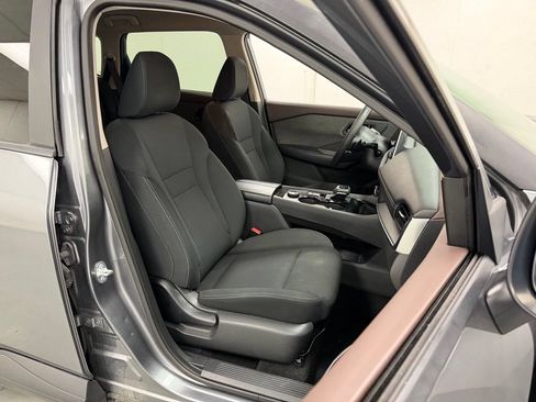 Used 2023 Nissan Rogue S AWD/4WD image 11