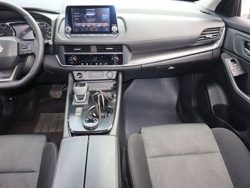 Certified 2025 Nissan Rogue SV AWD/4WD image 16