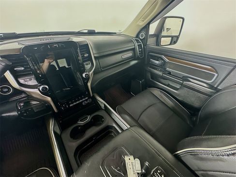 Used 2024 RAM 3500 Laramie image 11