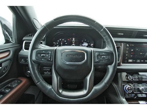 Used 2024 GMC Yukon XL Denali Ultimate image 15