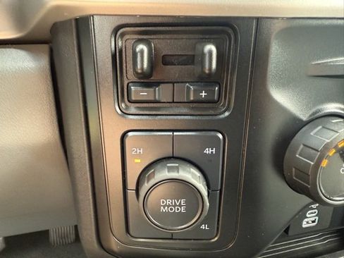 Used 2025 Ford F350 XLT image 23