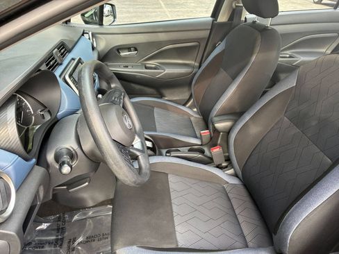 Used 2025 Nissan Versa SV FWD image 35