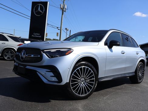 Used 2024 Mercedes-Benz GLC 300 4MATIC image 1