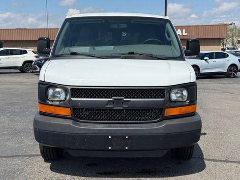 Used 2016 Chevrolet Express 2500 RWD image 3