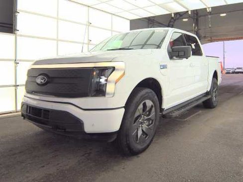 Used 2025 Ford F150 Lightning Flash image 5