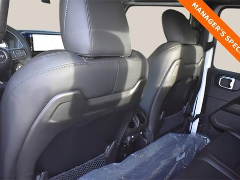 New 2025 Jeep Gladiator Rubicon image 14