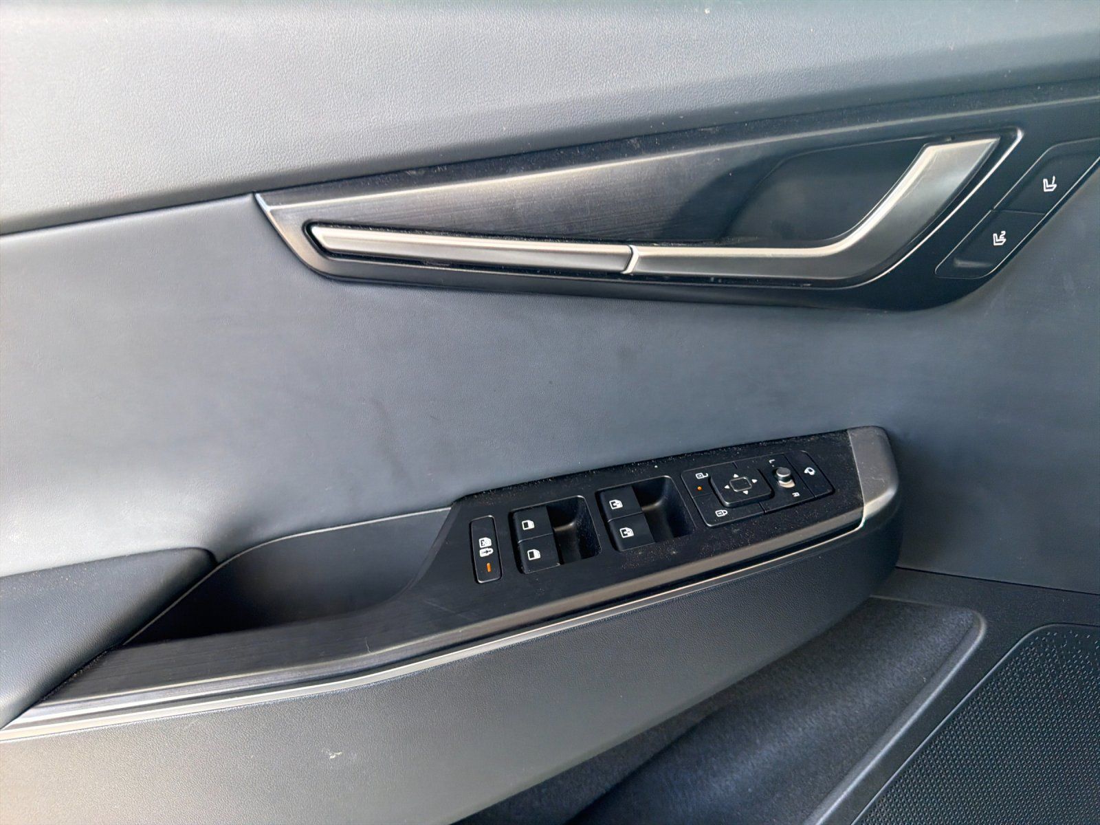 Used 2025 Kia EV6 Wind AWD/4WD image 10