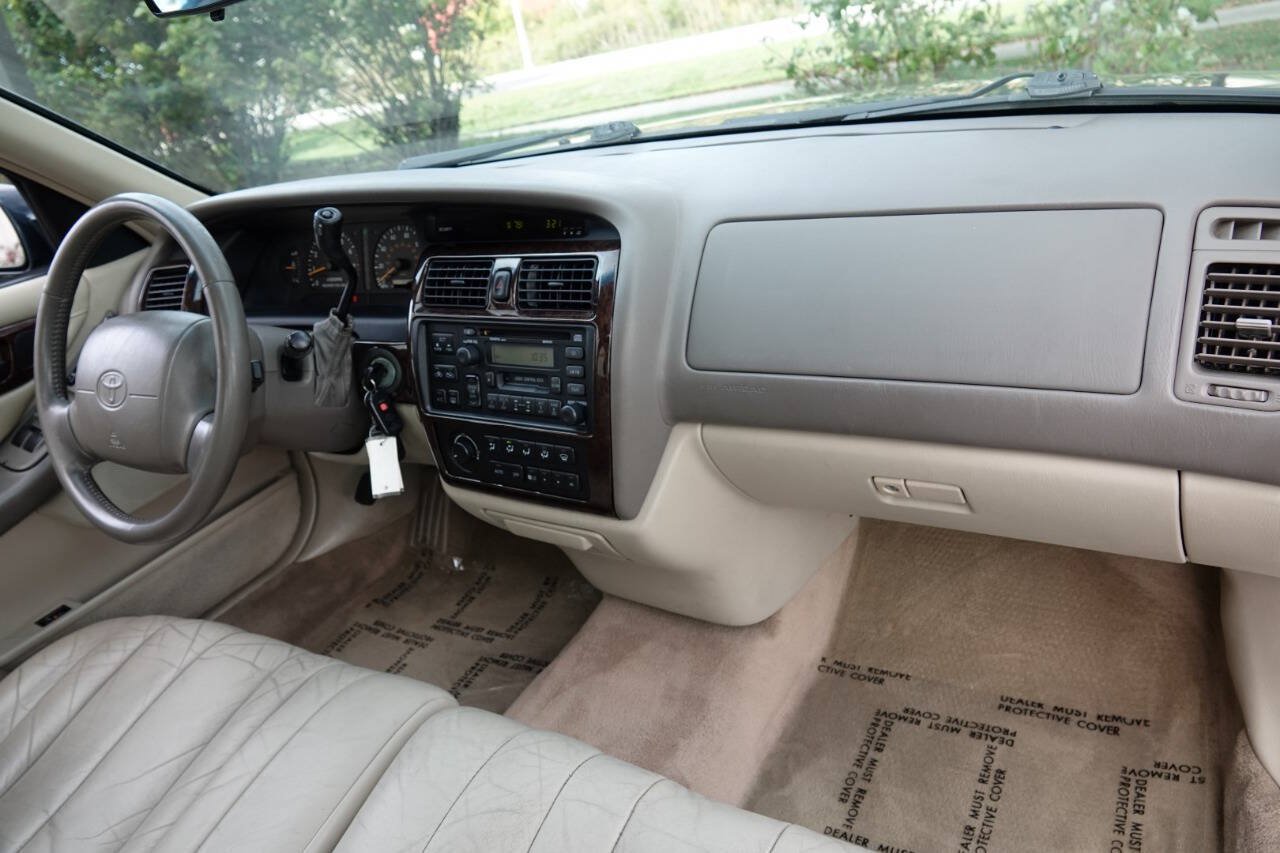 Used 1999 Toyota Avalon XLS FWD image 69