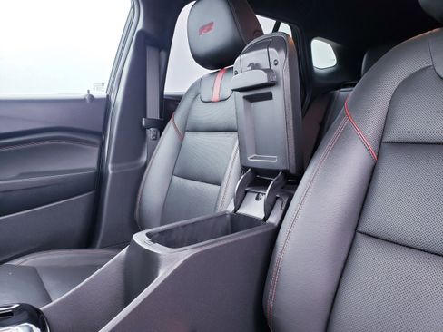 Used 2025 Chevrolet Trax RS w/ Sunroof Package image 24