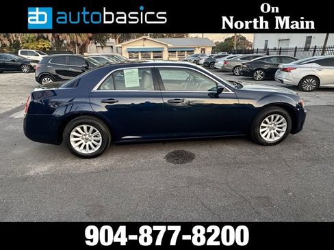 Used 2013 Chrysler 300 w/ Driver Convenience Group image 6