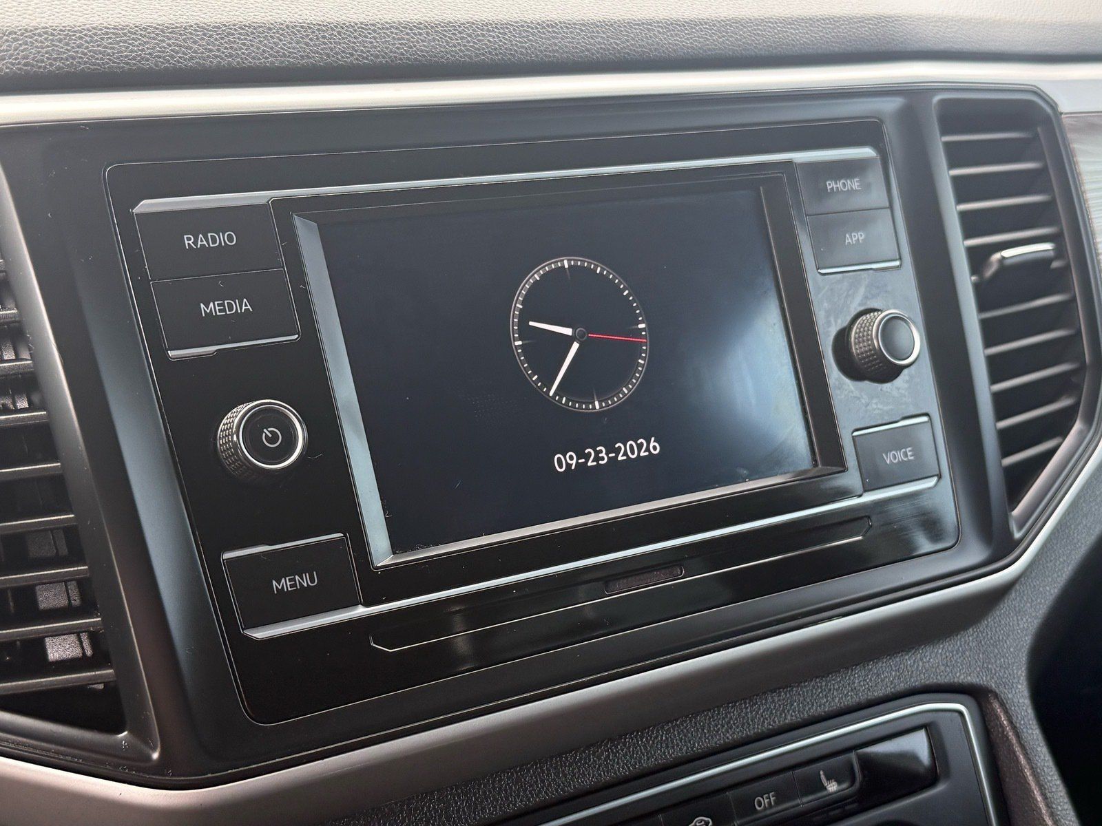 Used 2022 Volkswagen Atlas Cross Sport SE FWD image 21