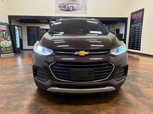 Used 2020 Chevrolet Trax LT FWD image 4