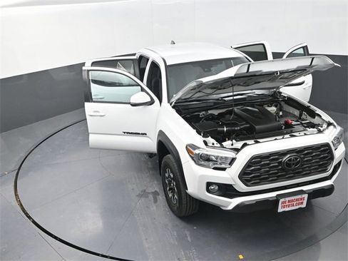 Used 2020 Toyota Tacoma TRD Off-Road image 36