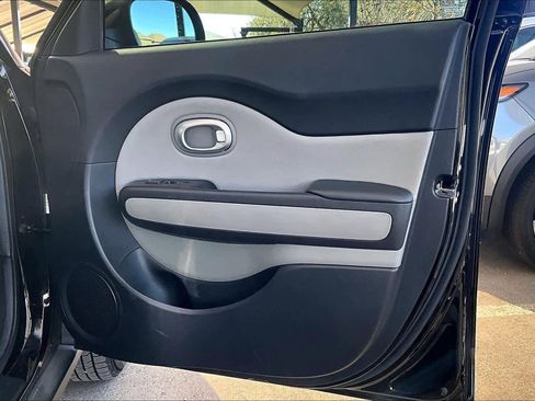 Used 2015 Kia Soul image 21