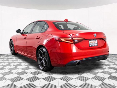 Used 2018 Alfa Romeo Giulia Base w/ Nero Edizione image 13