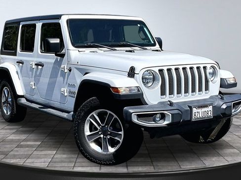 Certified 2019 Jeep Wrangler Unlimited Sahara AWD/4WD image 33