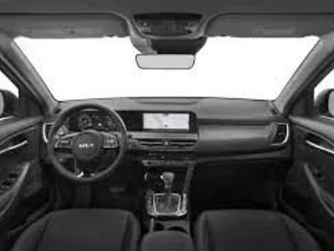 Used 2025 Kia Seltos S FWD image 3