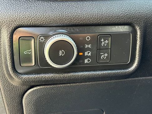 Used 2021 Ford Explorer XLT w/ Equipment Group 202A image 33