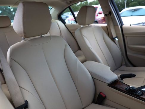 Used 2014 BMW 320i Sedan RWD image 16