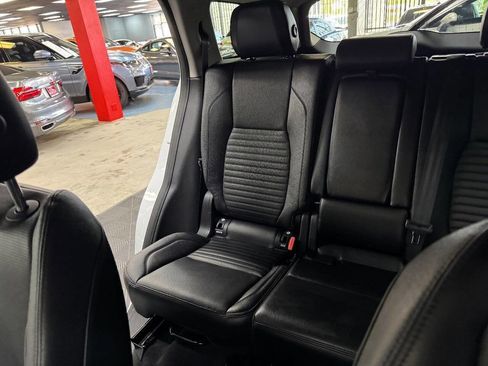 Used 2021 Land Rover Discovery Sport S image 38