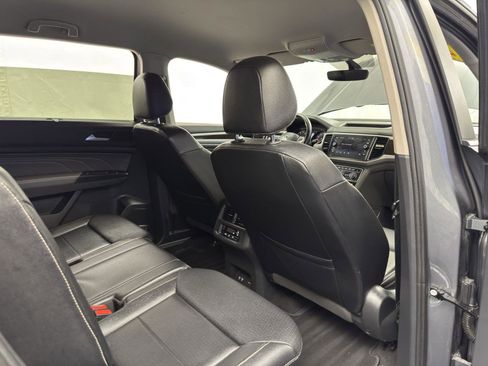 Used 2021 Volkswagen Atlas SE image 32