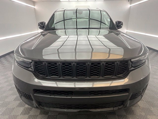 Used 2023 Jeep Grand Cherokee L Laredo AWD/4WD image 2