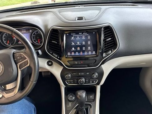 Used 2020 Jeep Cherokee Limited AWD/4WD image 24