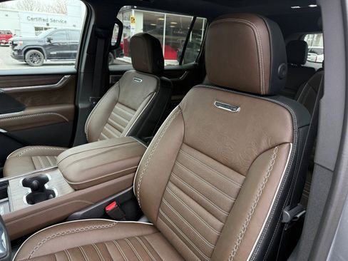 New 2026 GMC Acadia Denali Ultimate w/ LPO, Rugged Package AWD/4WD image 14
