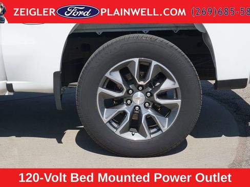 Used 2023 Chevrolet Silverado 1500 LT AWD/4WD image 9