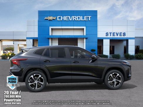 New 2026 Chevrolet Trax RS w/ Driver Confidence Package image 5